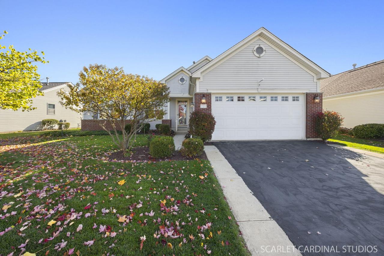 13191 Stratford Ln., Huntley, IL 60142