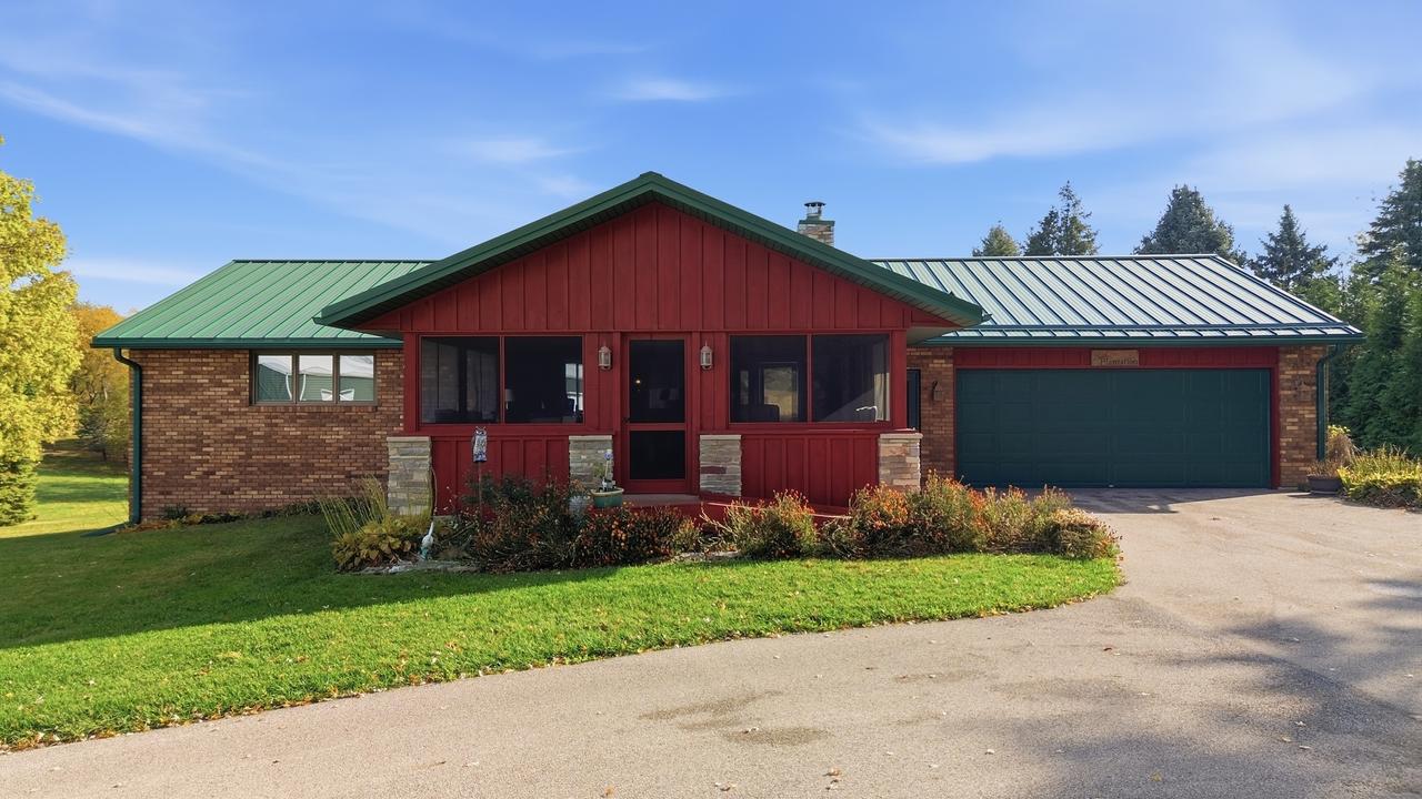 1764 Wolverine Rd., Dixon, IL 61021