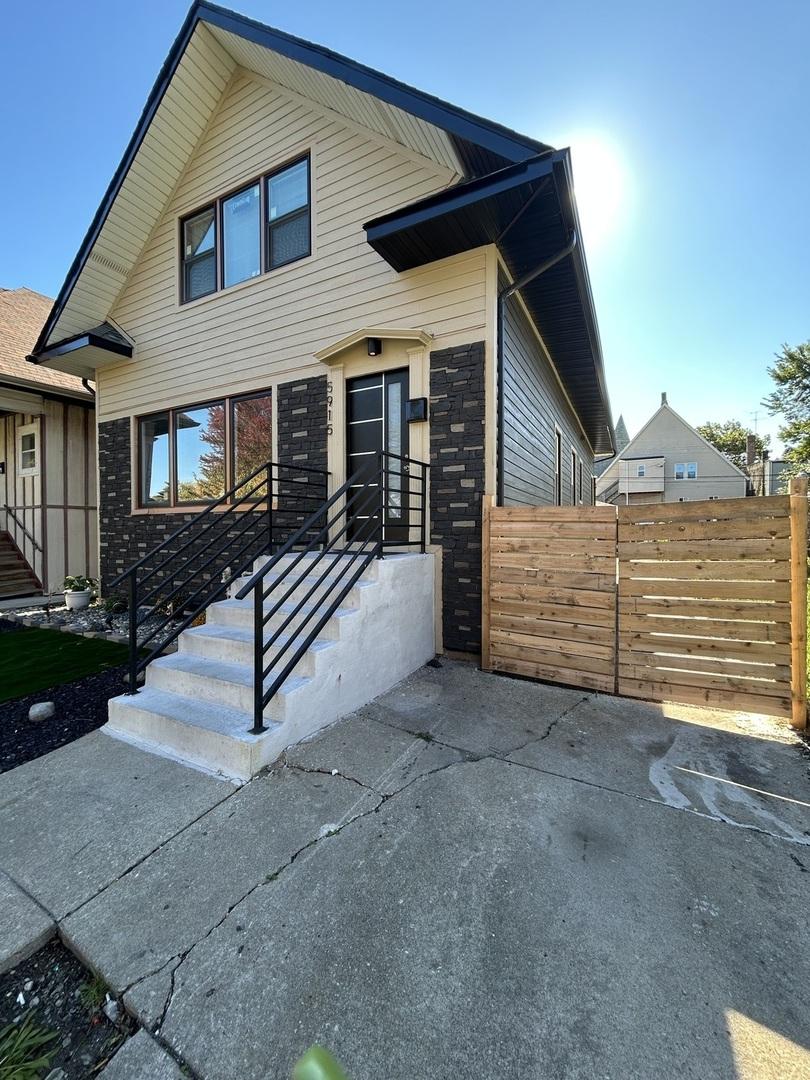 5915 W Iowa St., Chicago, IL 60651