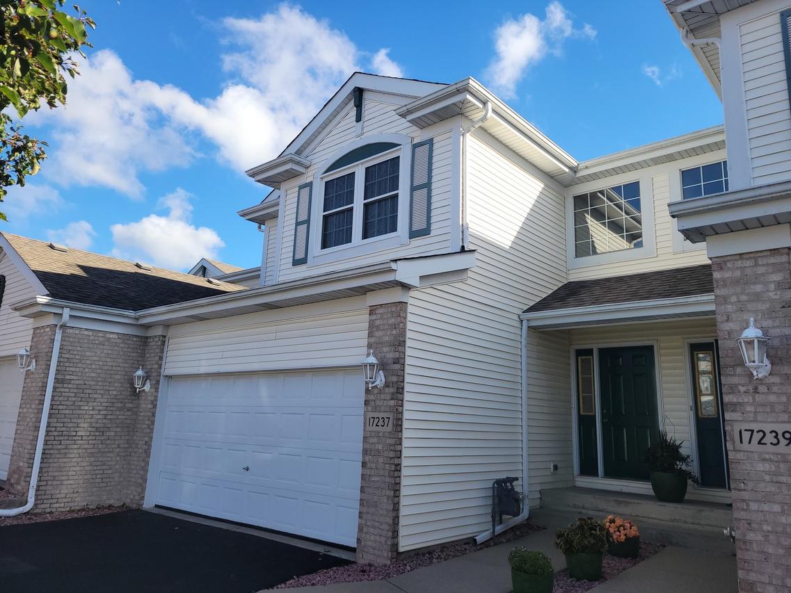 17237 Arrow Head Dr., Lockport, IL 60441