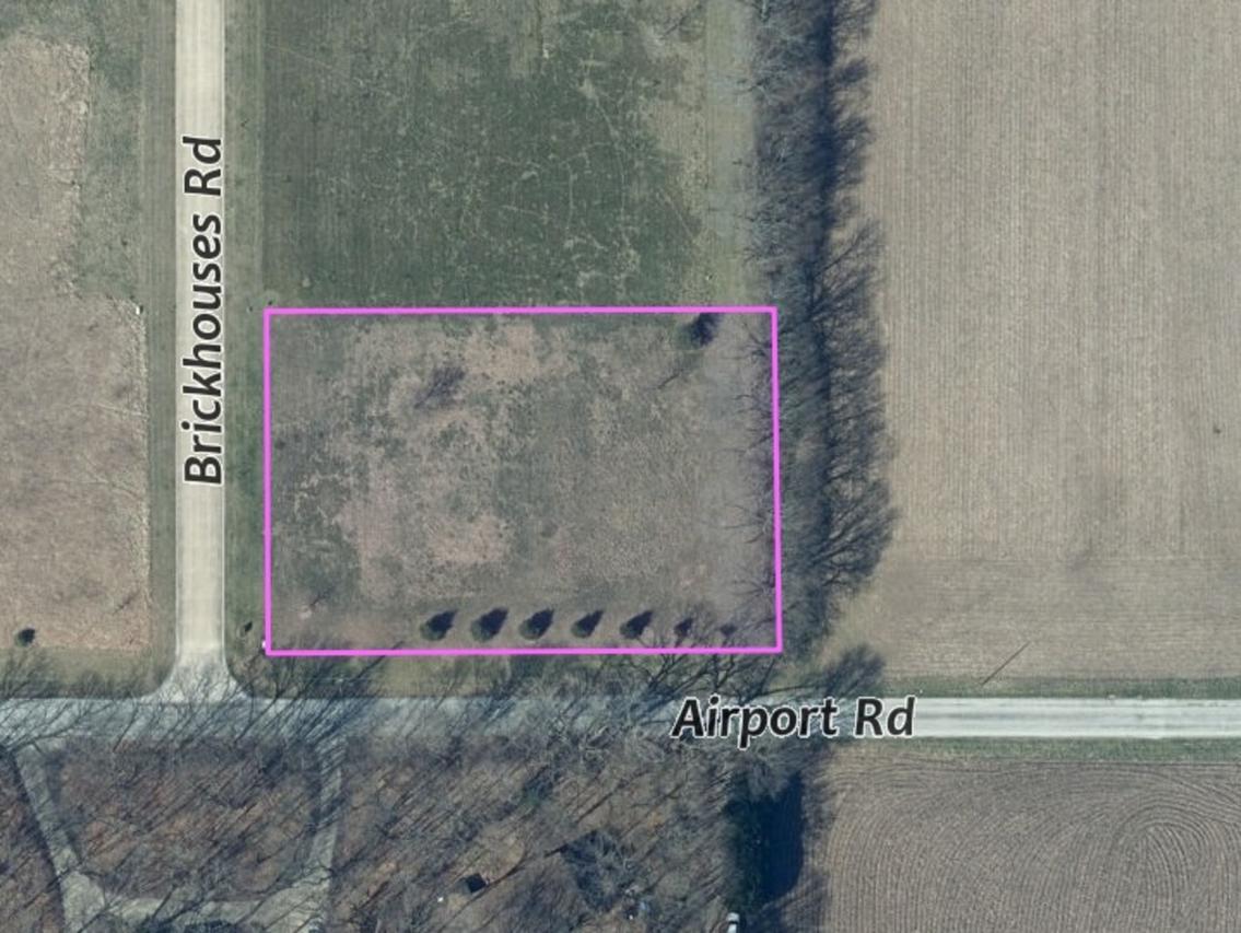 2802 N Brickhouses Rd., Urbana, IL 61802