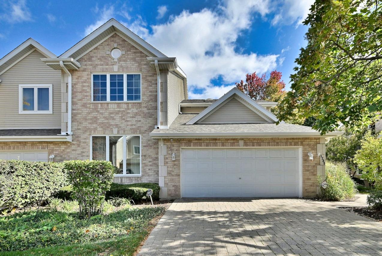 1735 Park Ridge Point, Park Ridge, IL 60068