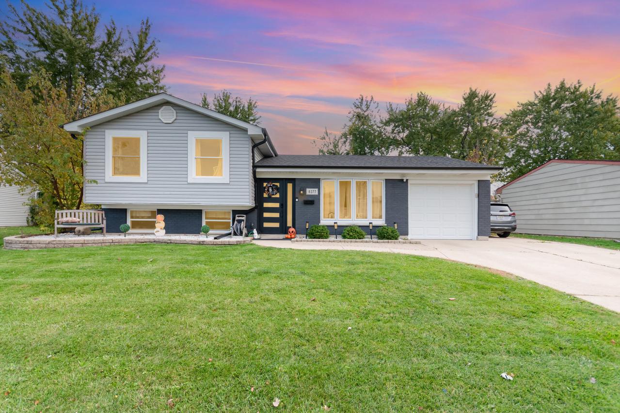 8177 Northway Dr., Hanover Park, IL 60133
