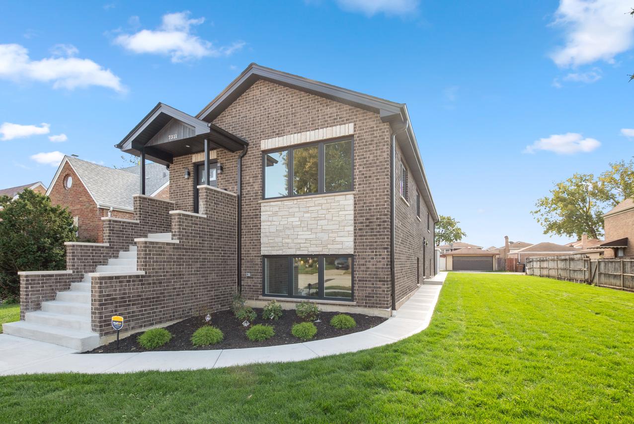 7311 W 58th St., Summit, IL 60501