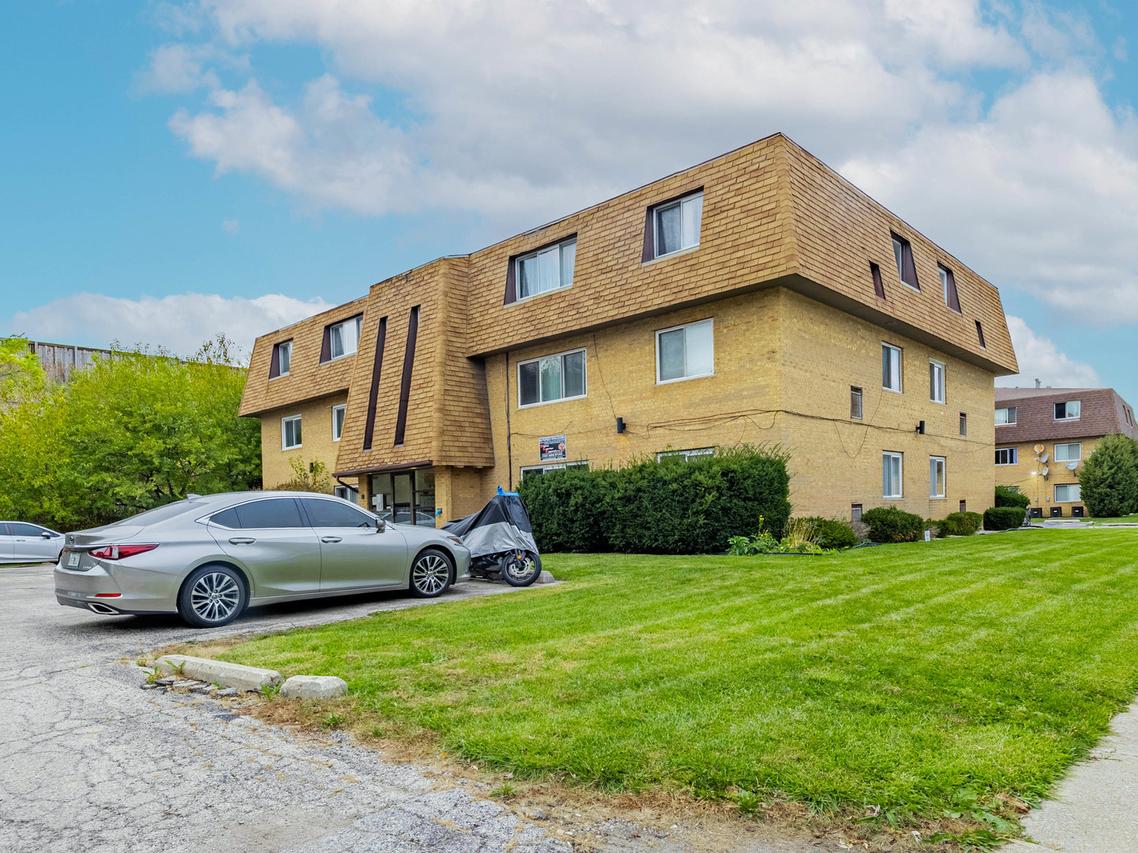 10440 Natoma Ave. #11, Chicago Ridge, IL 60415