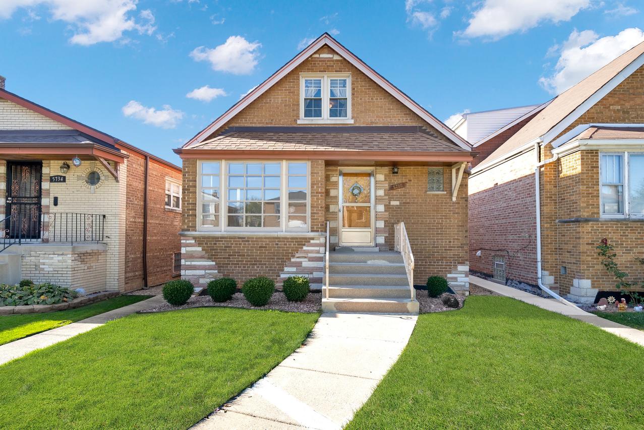 5730 S Tripp Ave., Chicago, IL 60629