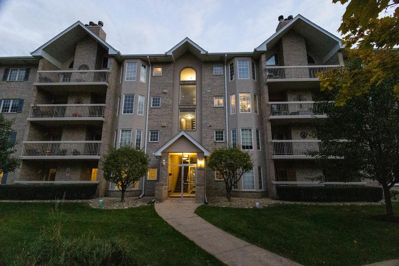7755 Bristol Park Dr. #1NE, Tinley Park, IL 60477