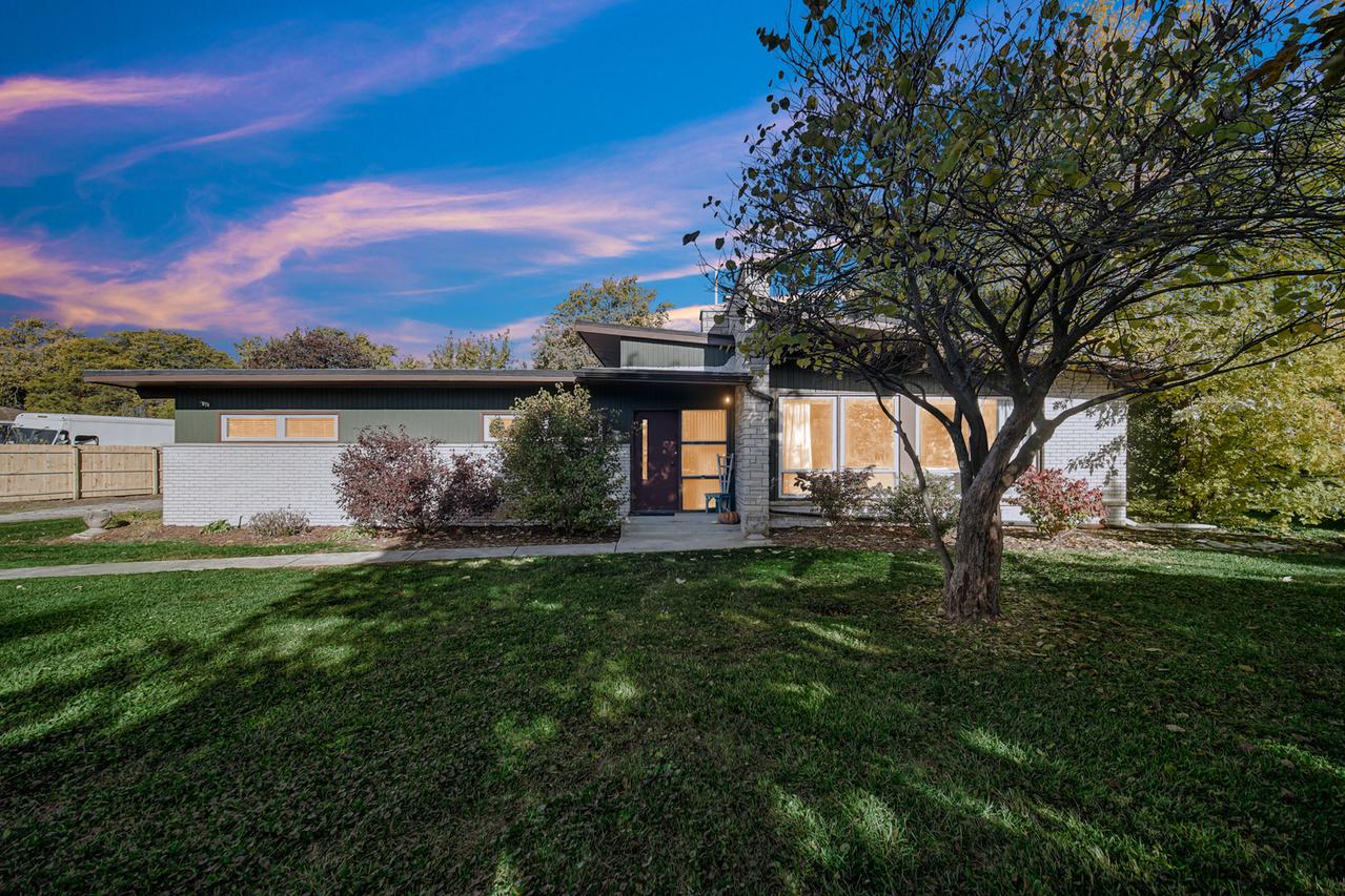 19W034 18th Pl., Lombard, IL 60148