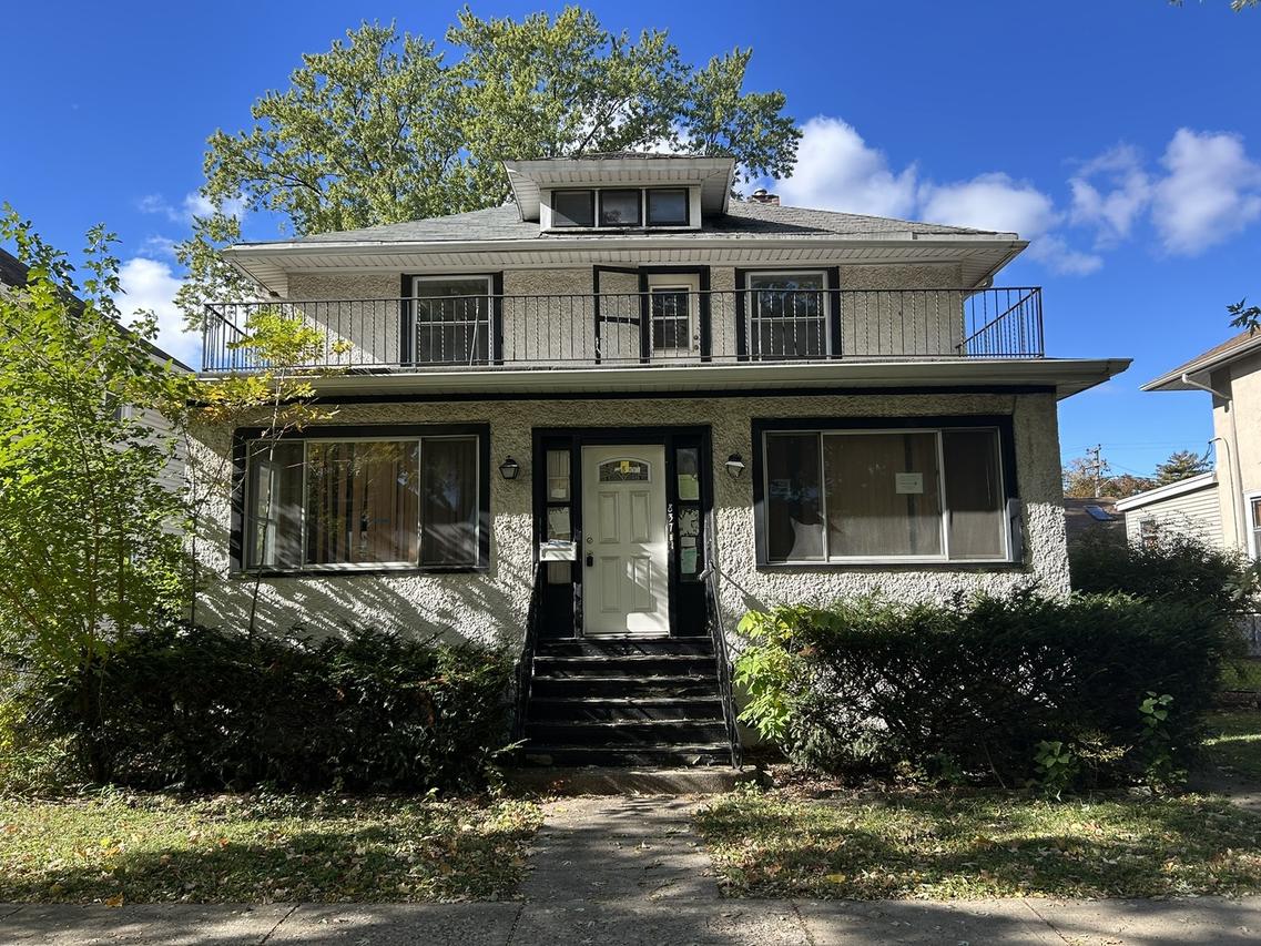 837 S Humphrey Ave., Oak Park, IL 60304