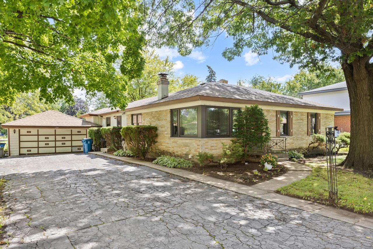 259 Pine Ln., Bensenville, IL 60106