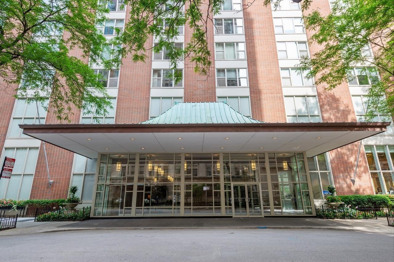 1325 N State Pkwy. #8E, Chicago, IL 60610