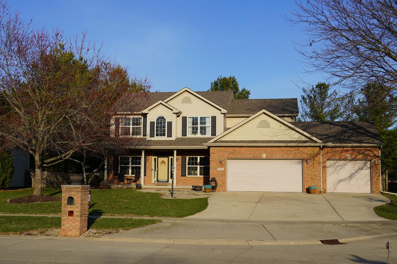 2906 Springhill Ln., Champaign, IL 61822