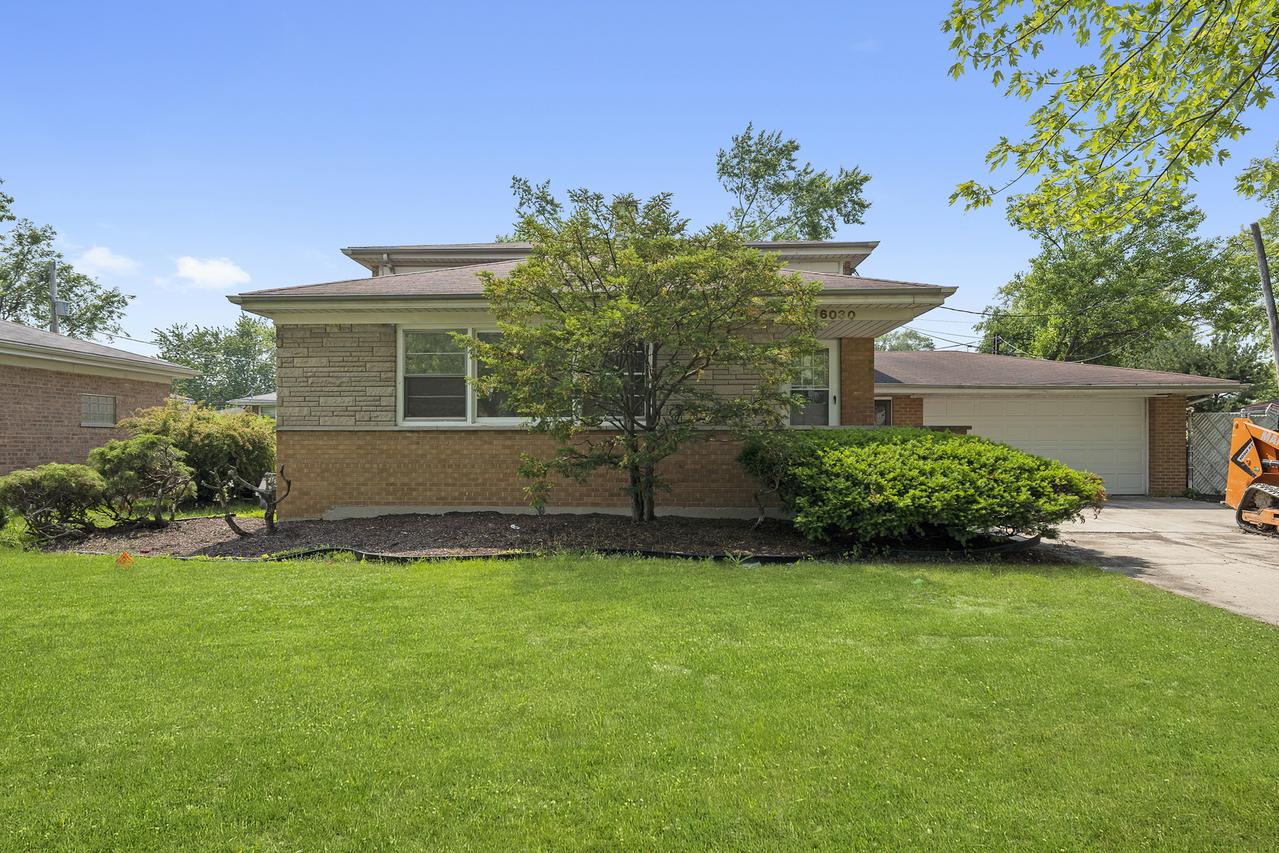 16030 University Ave., South Holland, IL 60473
