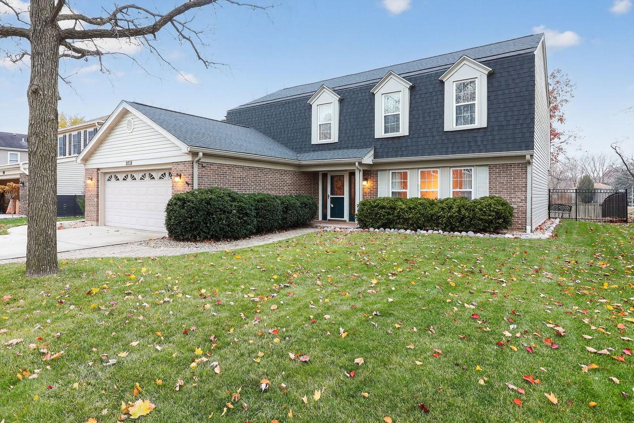 2238 Appleby Dr., Wheaton, IL 60189