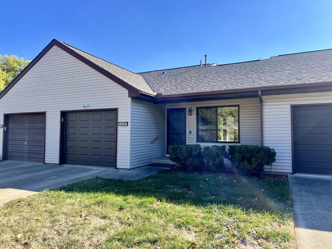 404 Clearwater Dr., Champaign, IL 61822