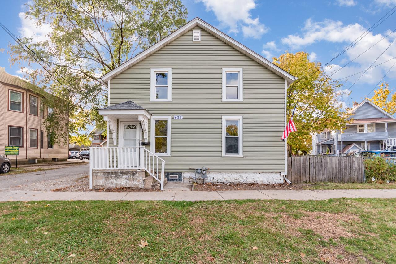 627 Concord St., Aurora, IL 60505