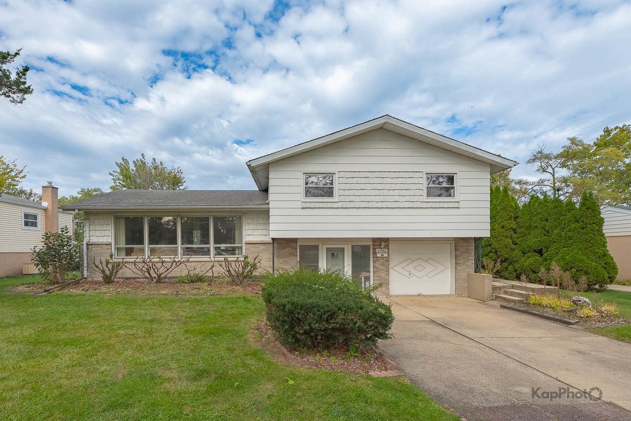 2740 Norma Ct., Glenview, IL 60025