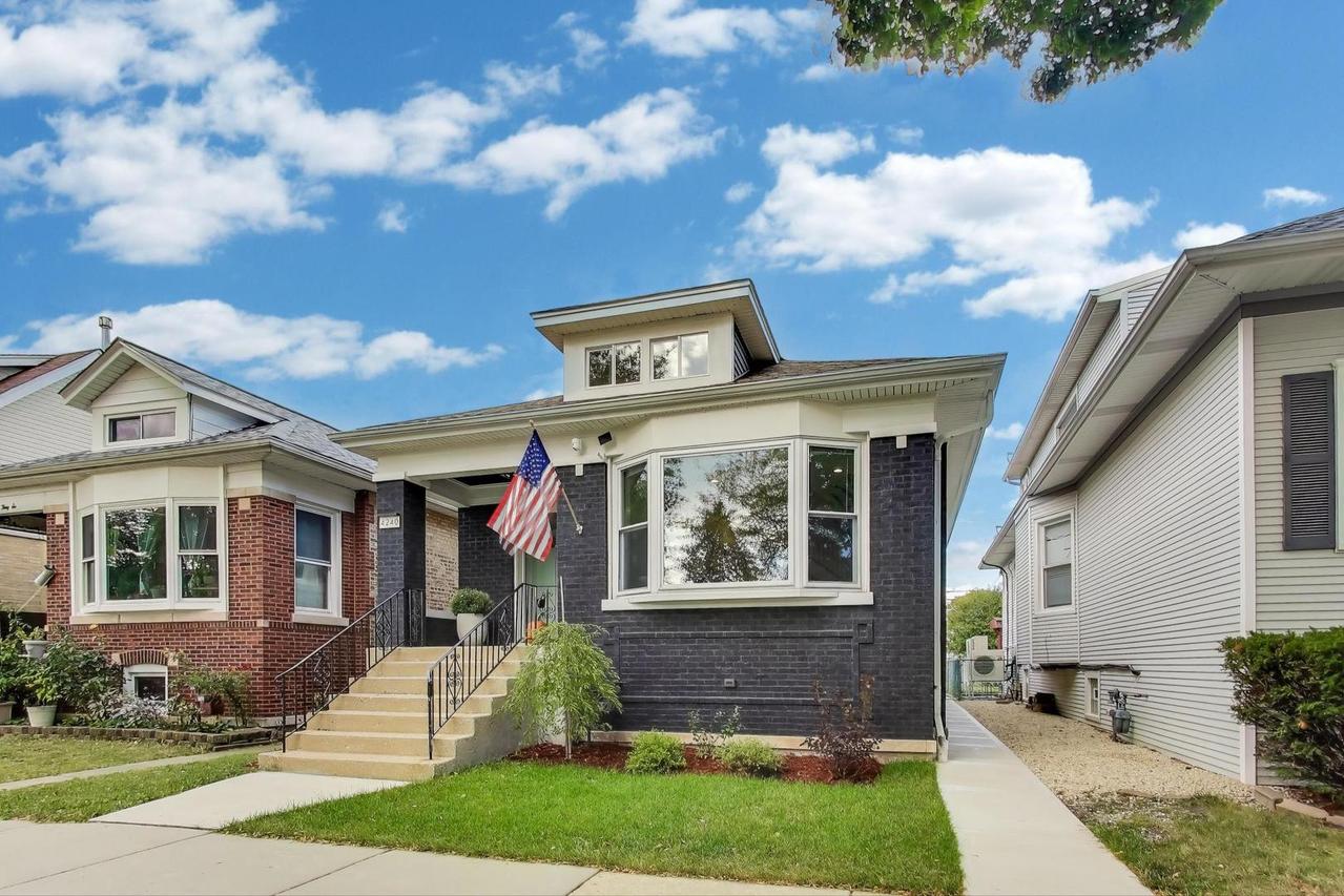 4240 N Mcvicker Ave., Chicago, IL 60634