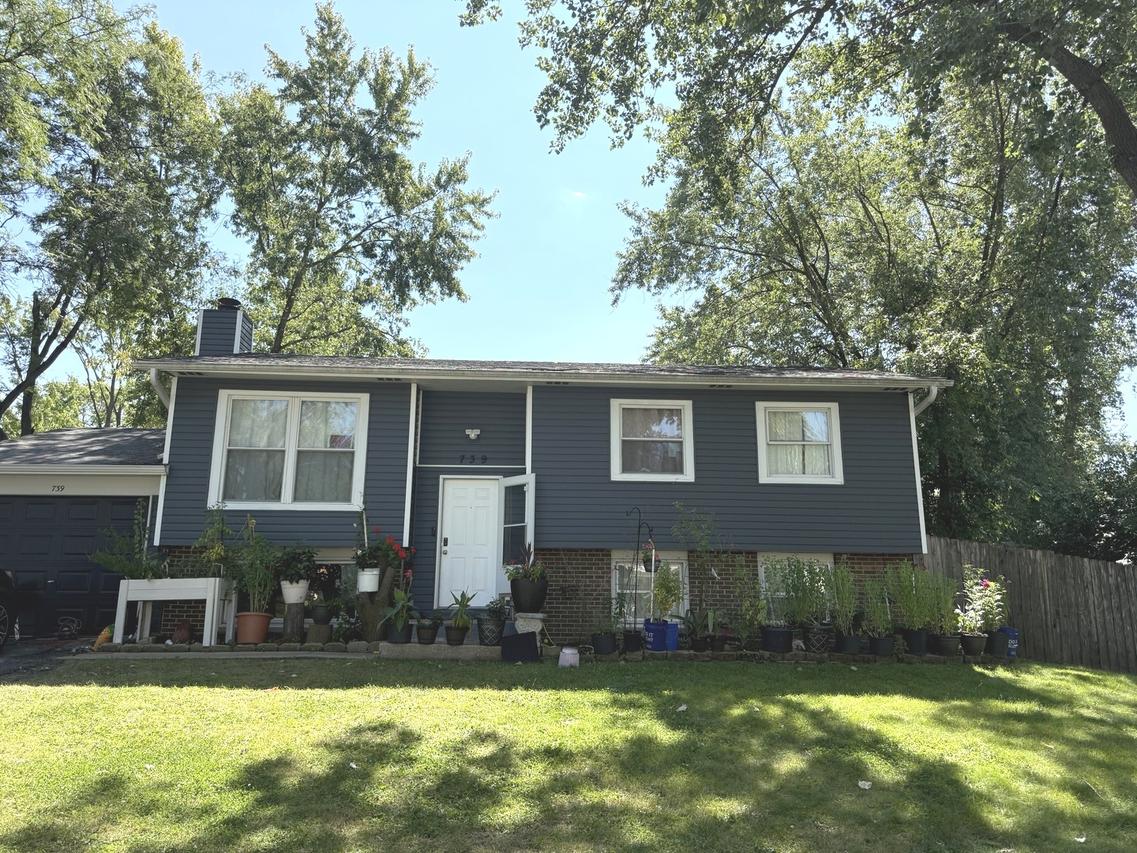 739 Westwind Dr., Bolingbrook, IL 60440