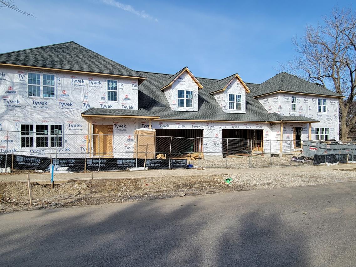 5806 58th St. #5804, Clarendon Hills, IL 60514