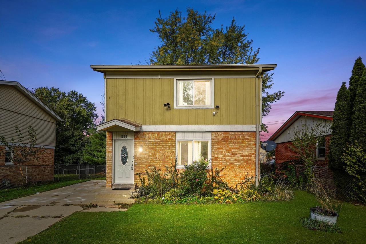 520 Aller Ave., Elgin, IL 60120