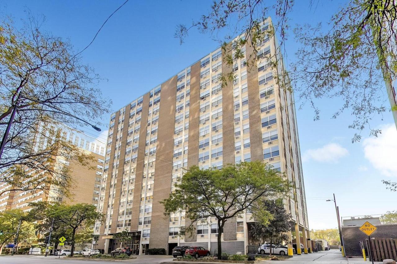 3033 N Sheridan Rd. #511, Chicago, IL 60657