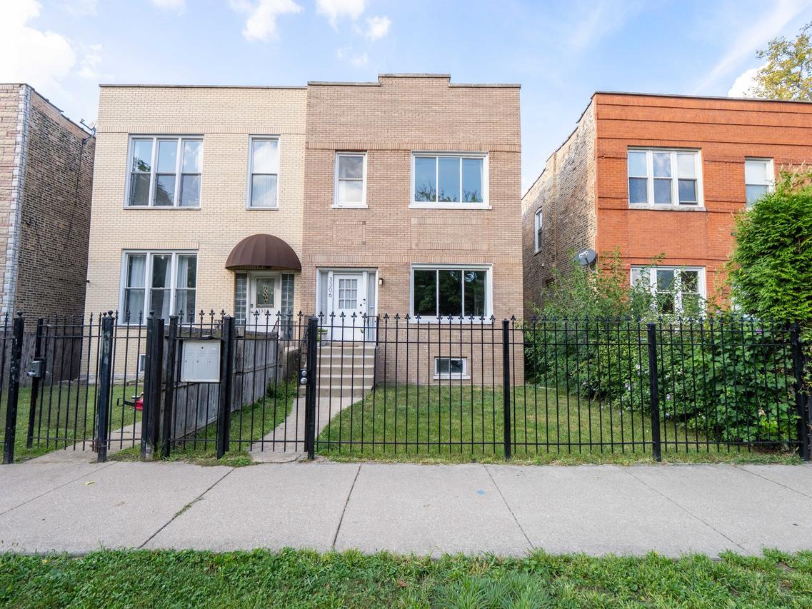 3306 W Le Moyne St., Chicago, IL 60651