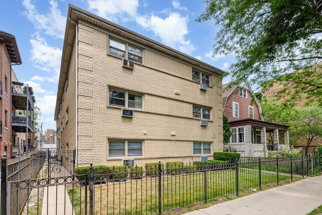 1238 W Pratt Blvd. #1A, Chicago, IL 60626