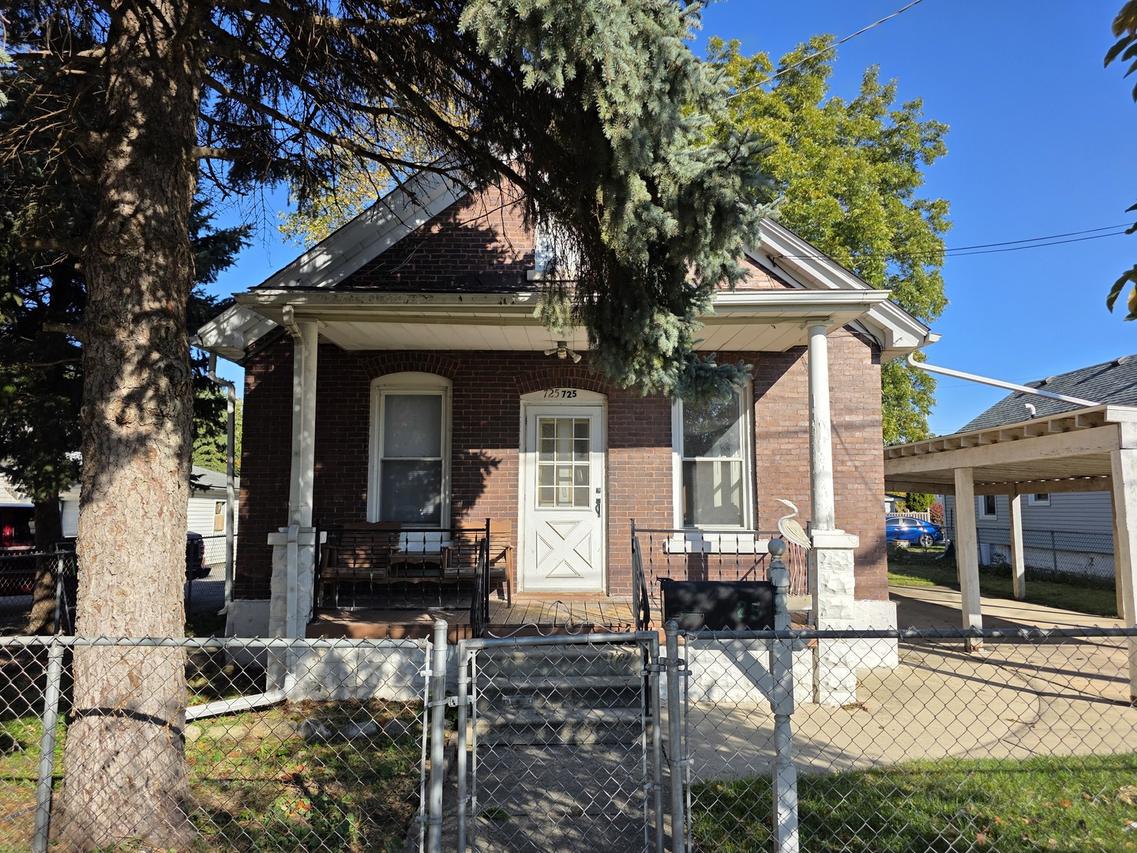 725 Chase Ave., Joliet, IL 60432