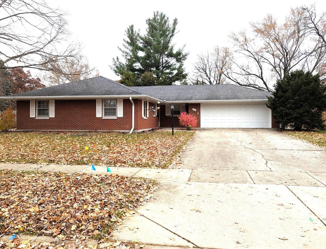 2220 Mayflower Dr., Aurora, IL 60506