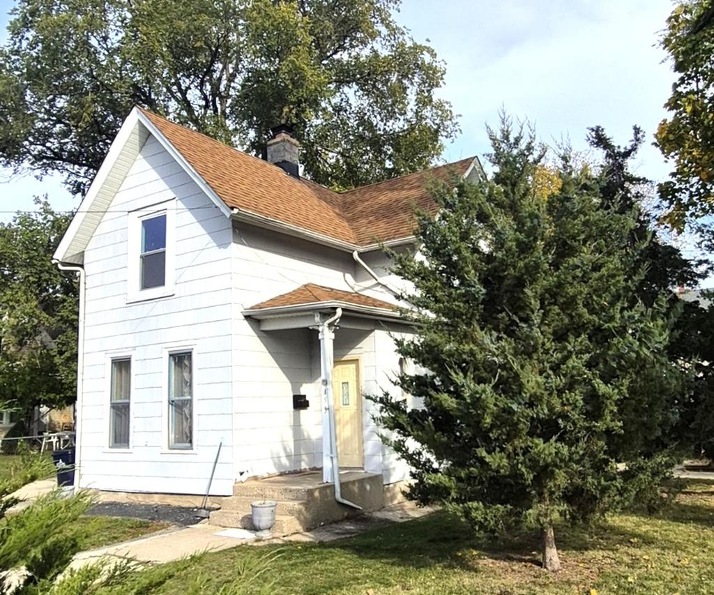 [Address Hidden by Seller], Elgin, IL 60120