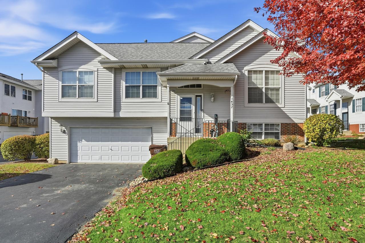 1452 Fox Hound Tr., Beecher, IL 60401