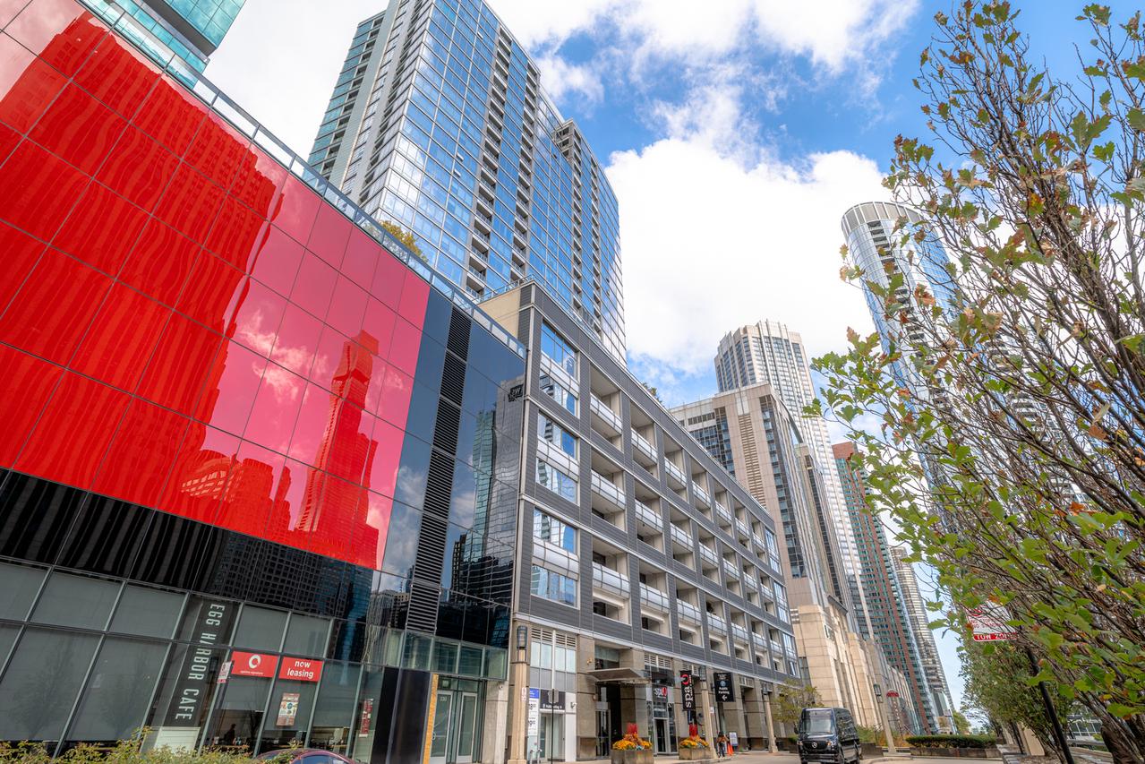 240 E Illinois St. #1606, Chicago, IL 60611