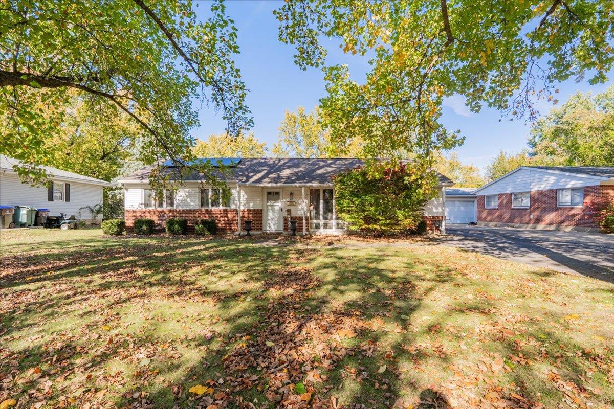 310 Rowe Dr., Bloomington, IL 61701