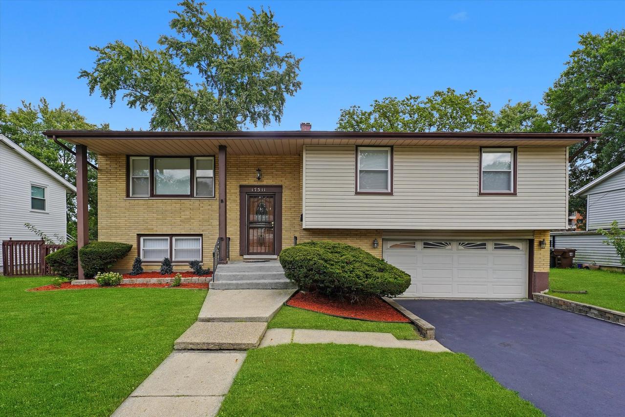 17311 Burr Oak Ln., Hazel Crest, IL 60429