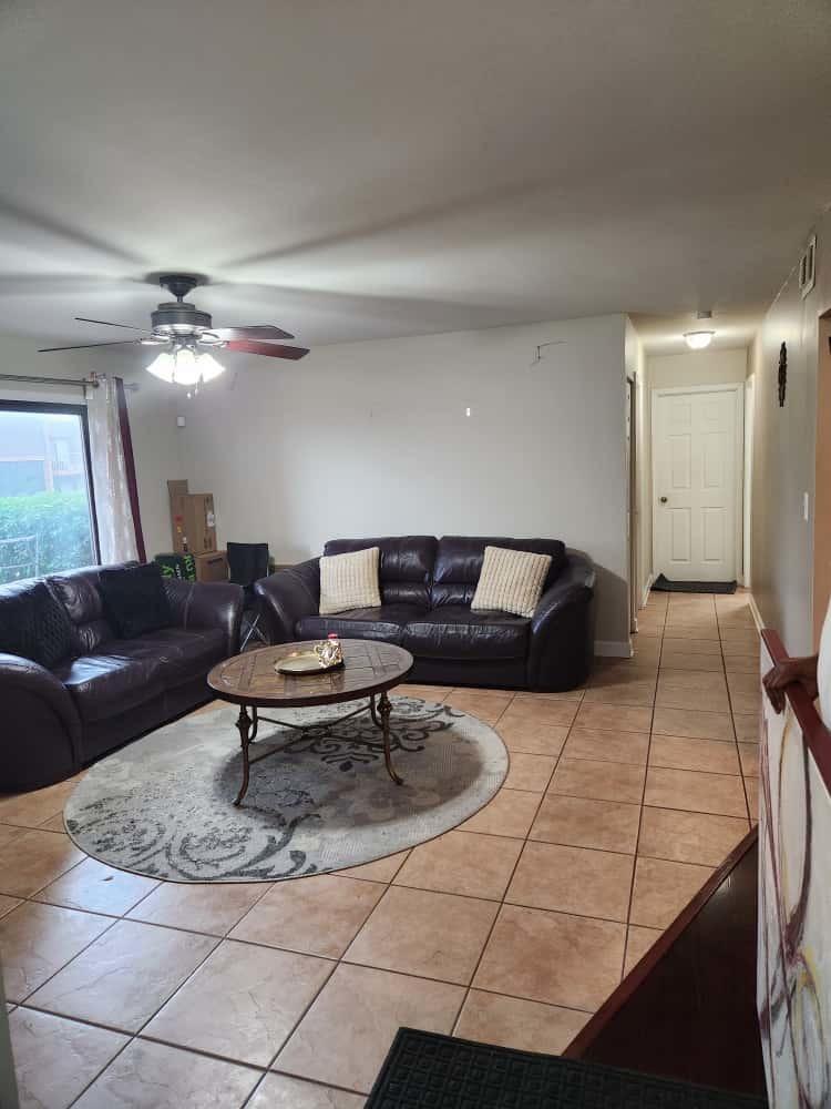 717 Tipperary Ct. #1C, Schaumburg, IL 60193