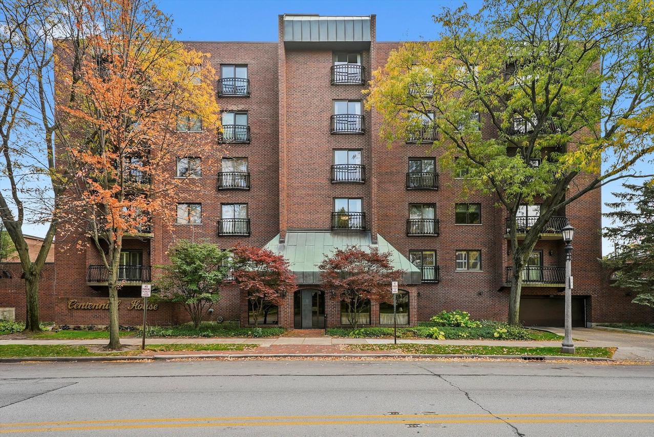 7575 Lake St. #5C, River Forest, IL 60305