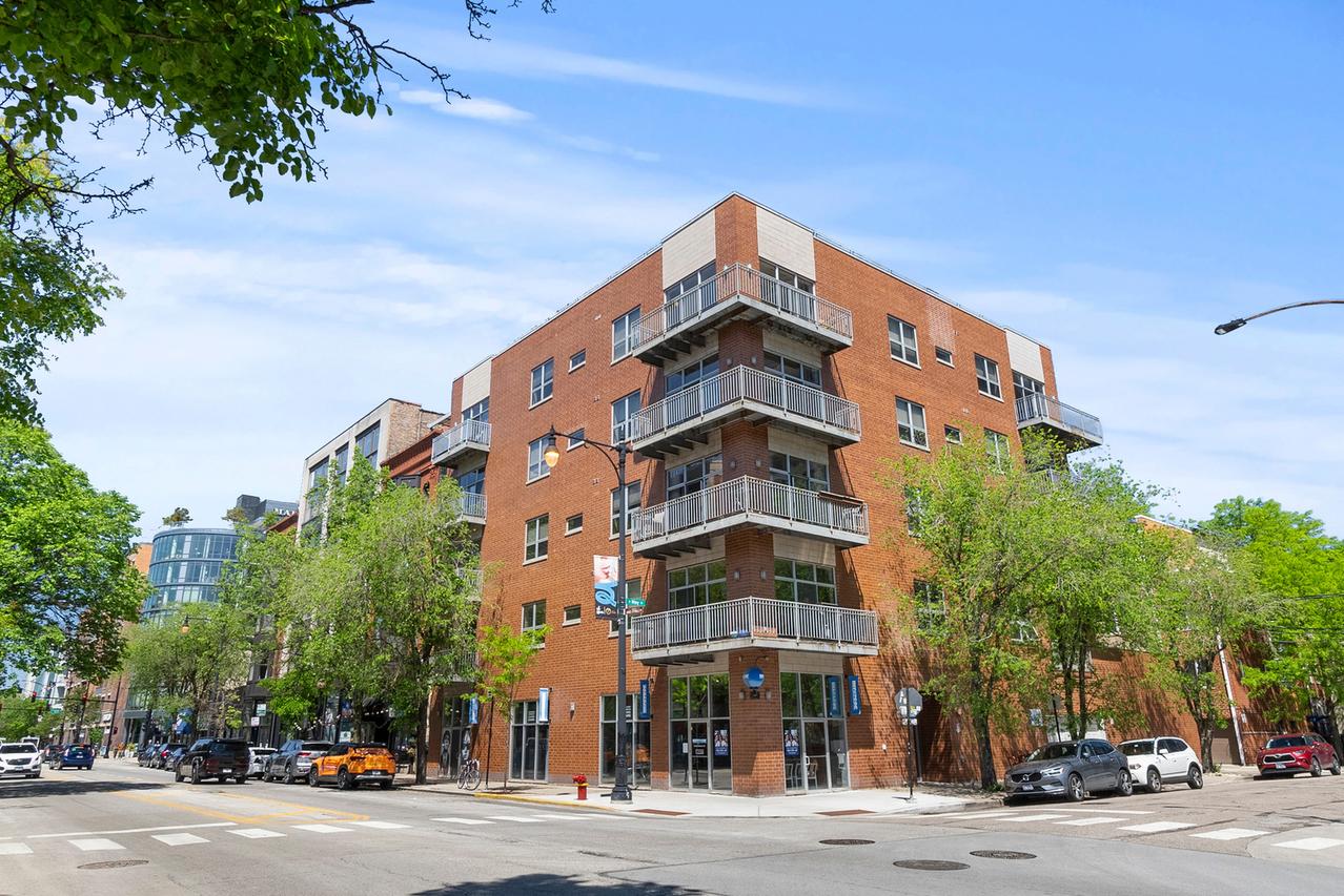 6 N May St. #403, Chicago, IL 60607