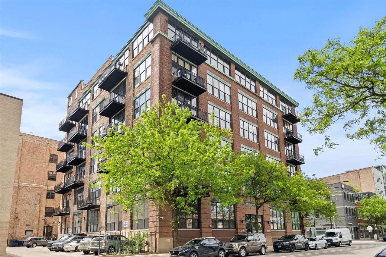 817 W Washington Blvd. #503, Chicago, IL 60607