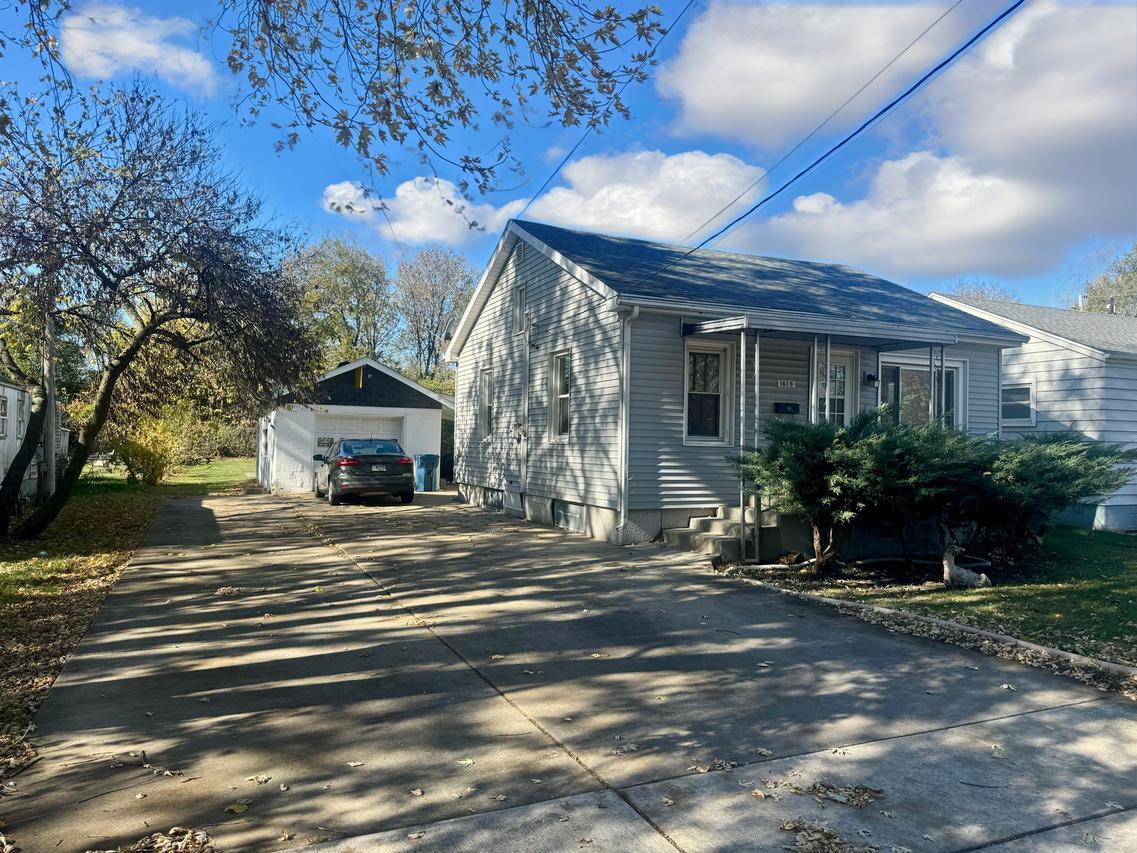 1619 Poplar St., Ottawa, IL 61350