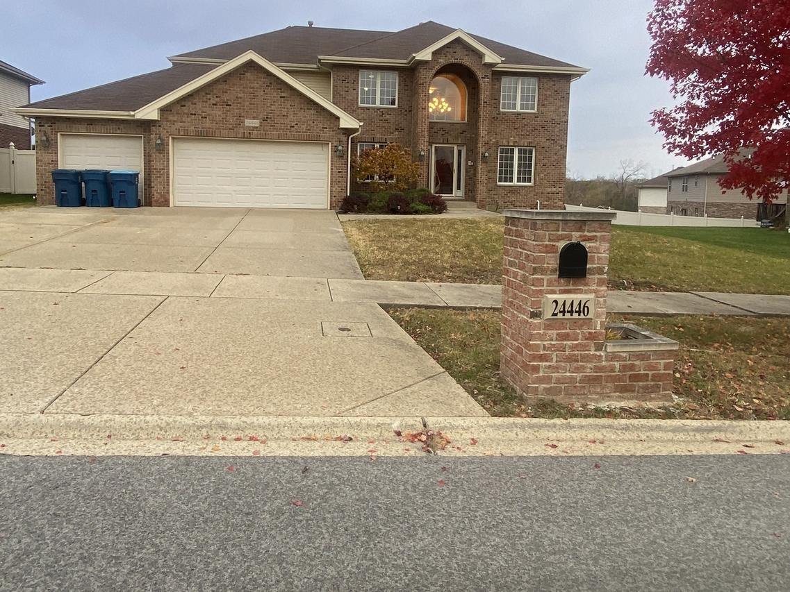24446 Newport Dr., Crete, IL 60417
