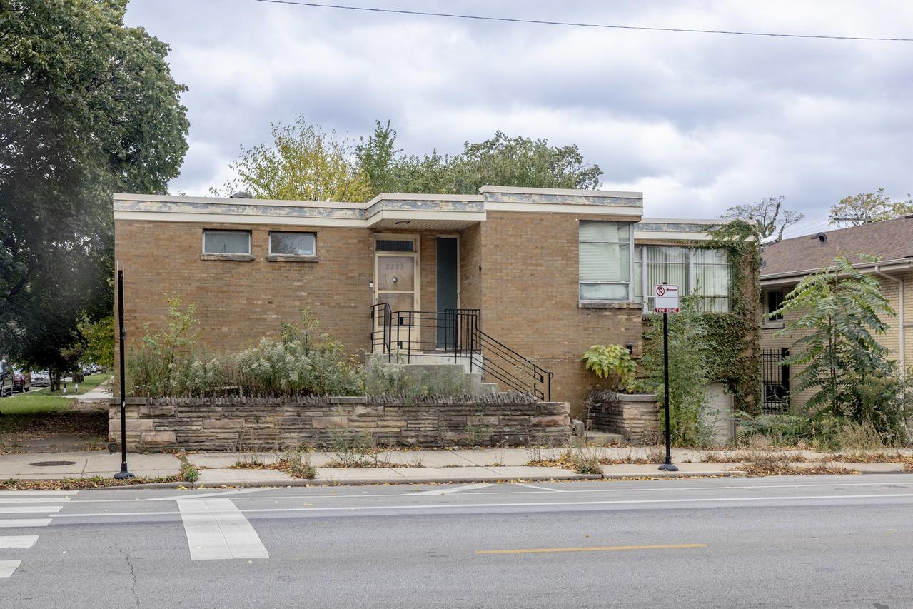 2223 E 83rd St., Chicago, IL 60617