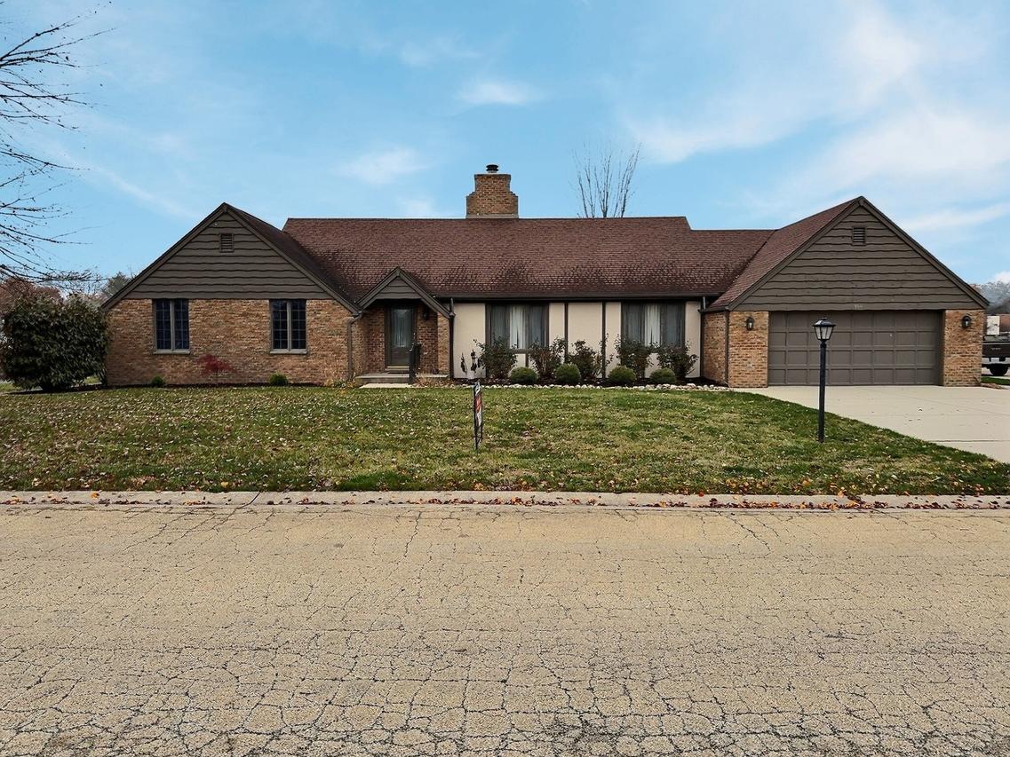304 N Chaucer Blvd., Monticello, IL 61856
