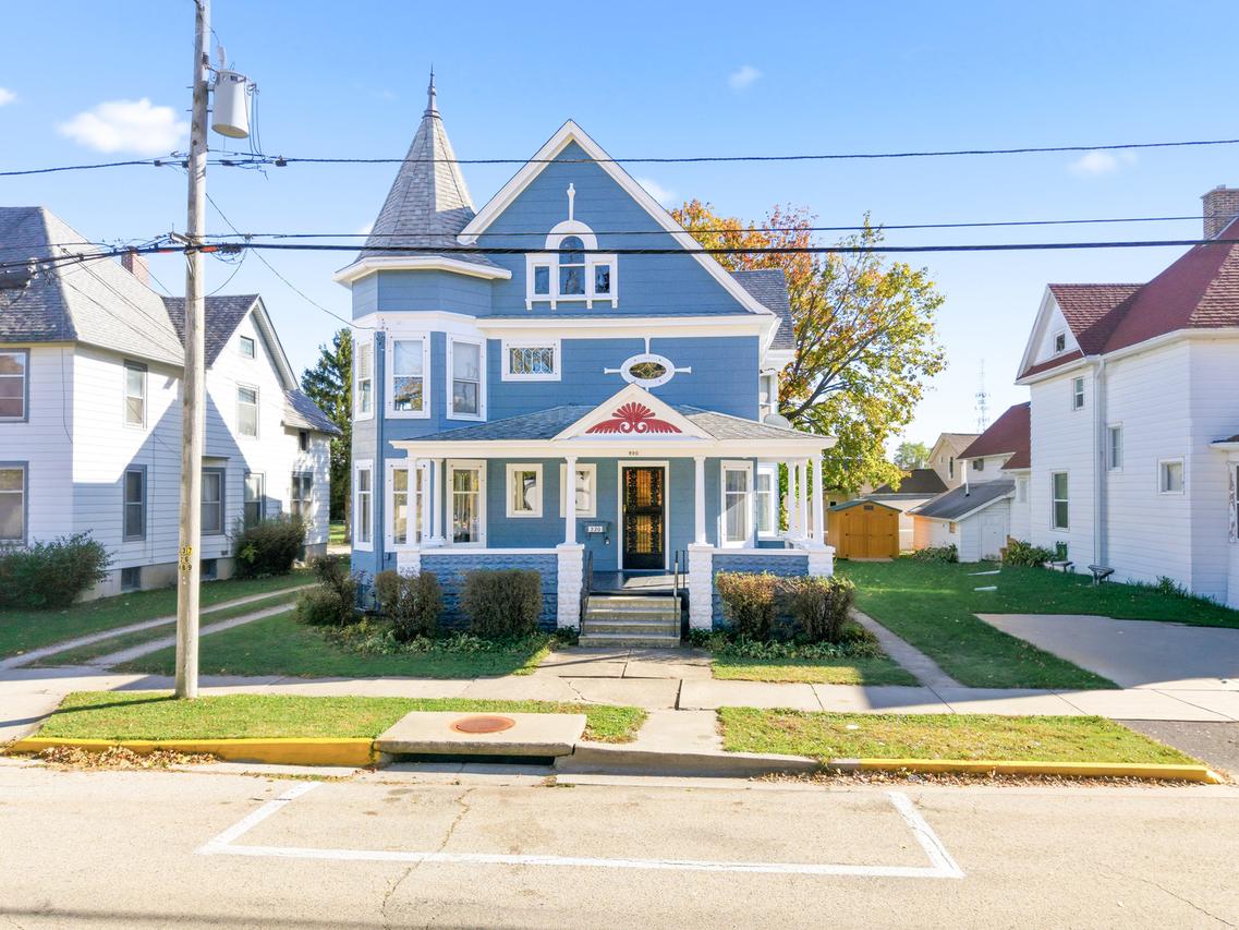 220 W Lincoln Ave., Belvidere, IL 61008