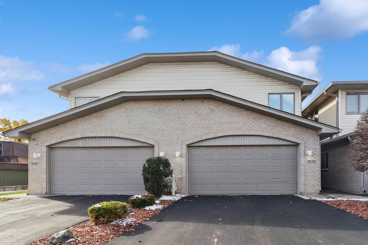9035 W 111th St. #E, Palos Hills, IL 60465