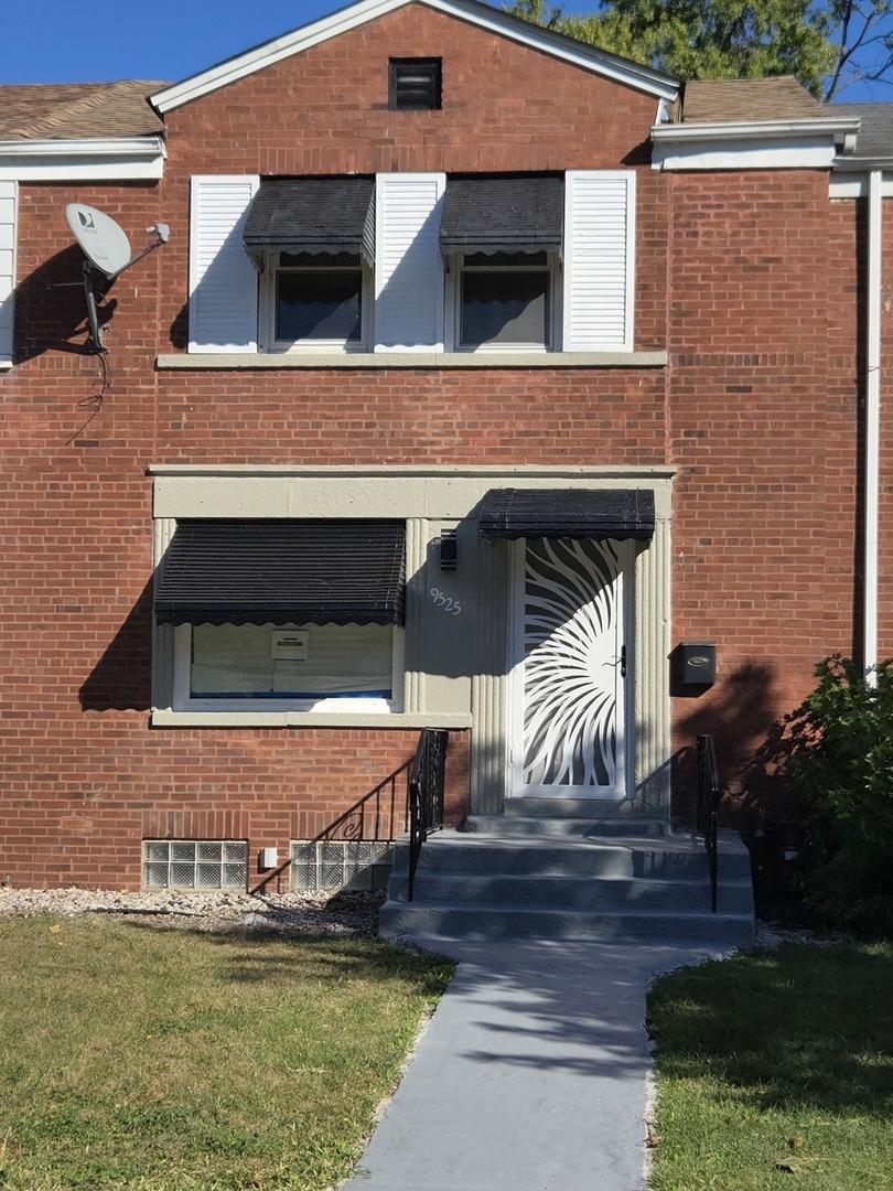 9525 S Euclid Ave., Chicago, IL 60617