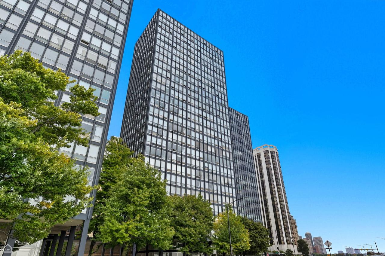 880 N Lake Shore Dr. #22F, Chicago, IL 60611