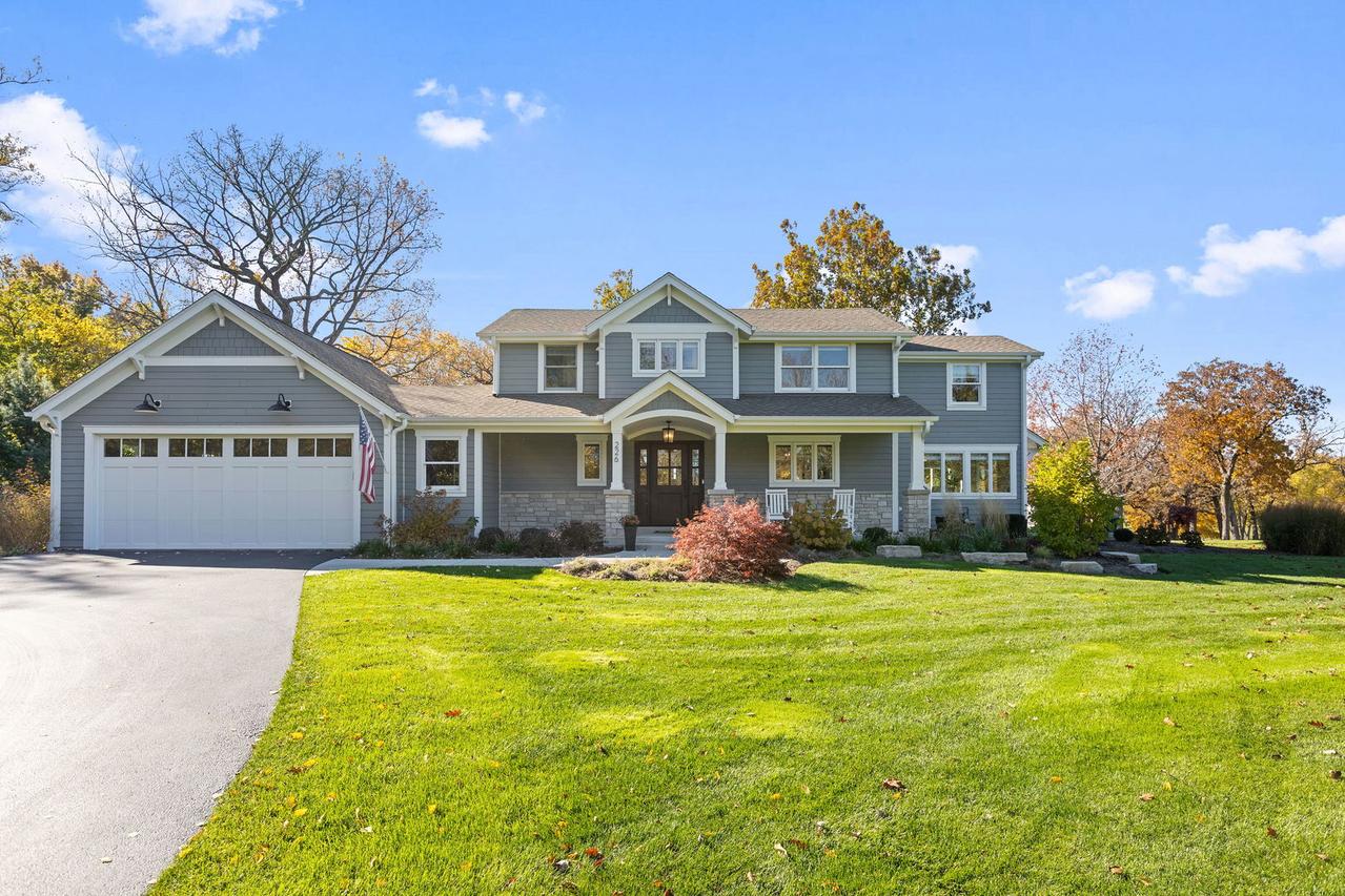 226 Biltmore Dr., North Barrington, IL 60010