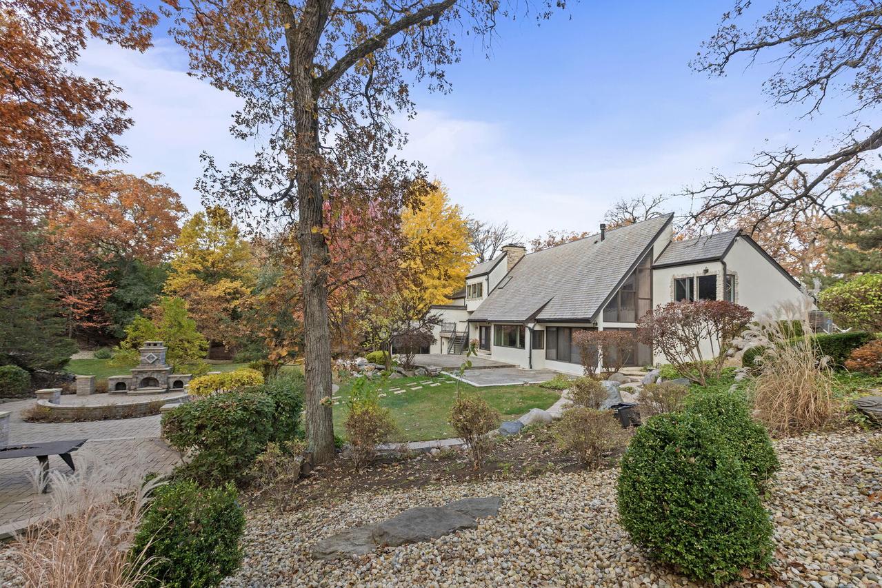 12 Rock Ridge Rd., Barrington Hills, IL 60010