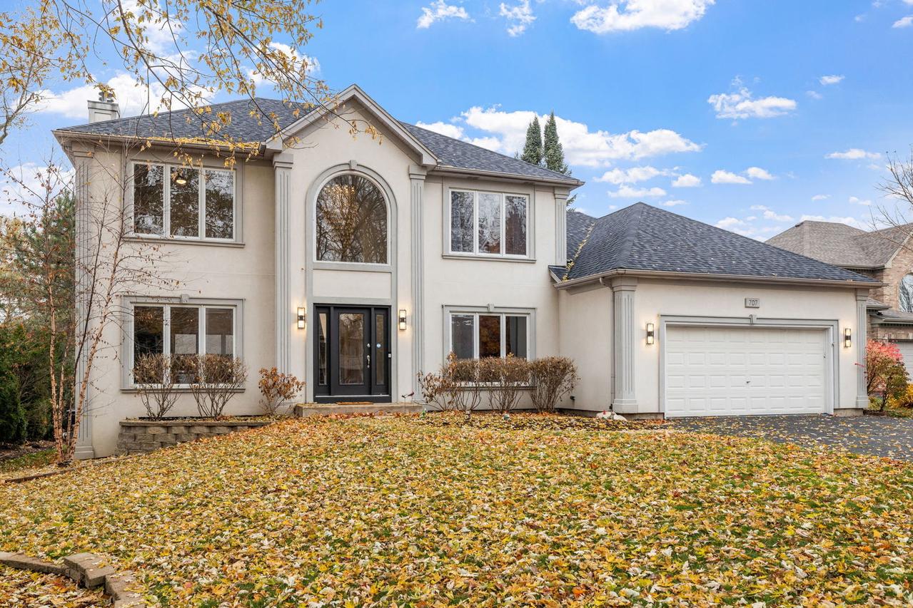 707 Crestview Dr., Bolingbrook, IL 60440